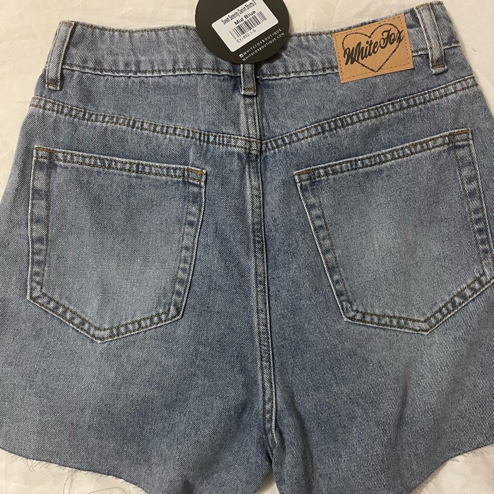White Fox Boutique Light Blue Jean Shorts - Picture 4 of 5
